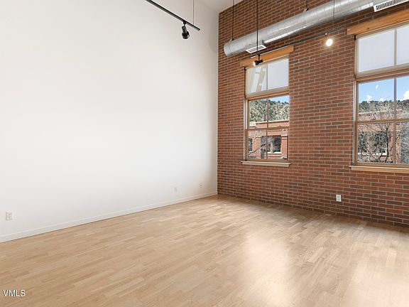 2nd image of 1140 Capitol St #203