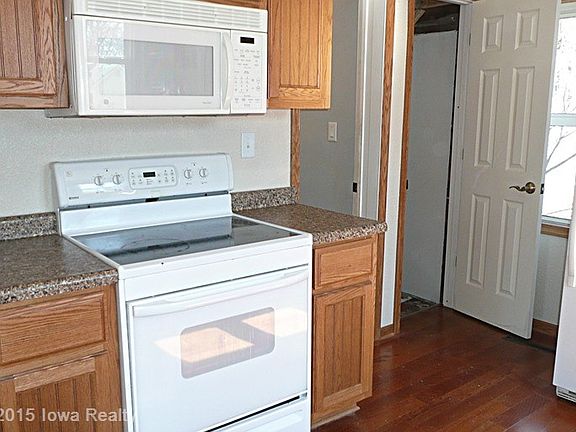 5th image of 710 W Robinson St