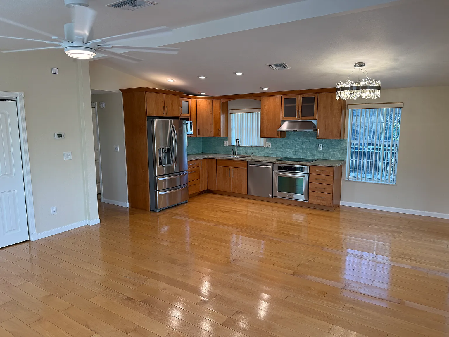 232 La Paloma Rd — Photo 2