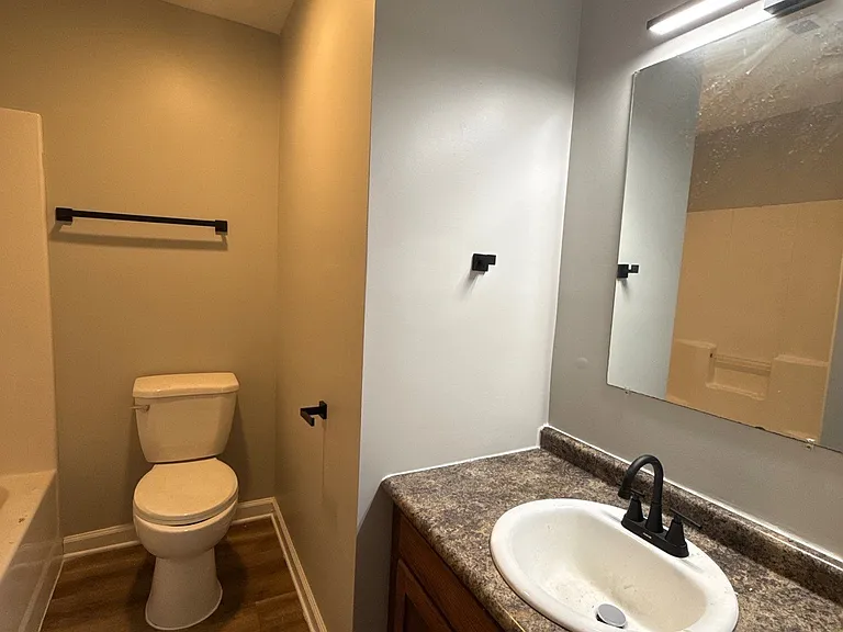 811 Scott St #5 — Photo 9