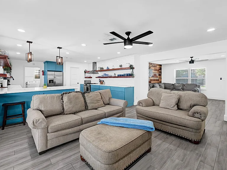 8010 Ocean Dr — Photo 8