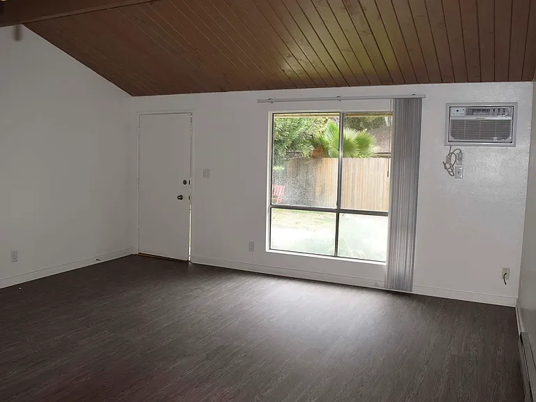 Ojai Gardens Apartments (Resort Apartments L.L.C.) — Photo 20