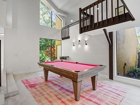 5th image of 738 St Albans Drive