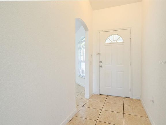 3rd image of 427 Magpie Ct