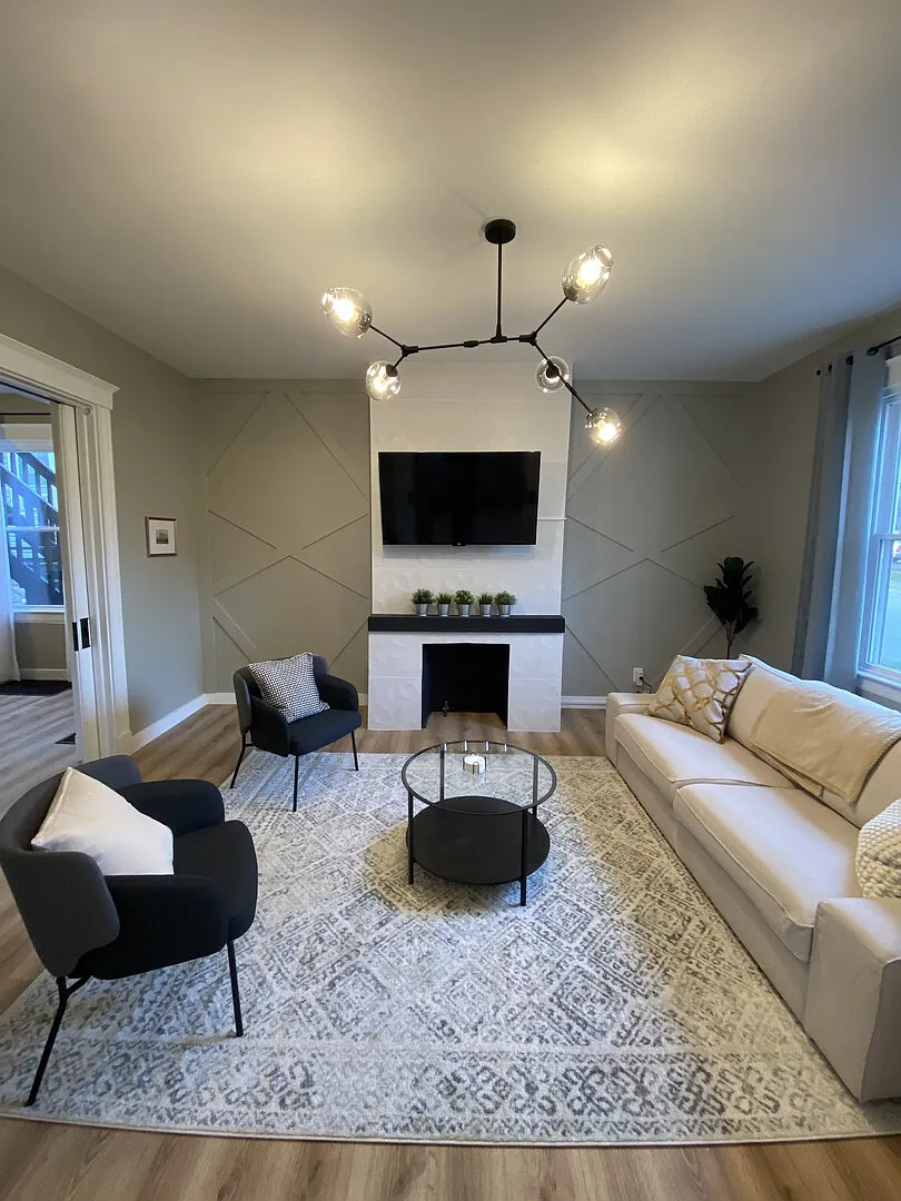 Mt.Auburn Cincinnati Duplex — Photo 1