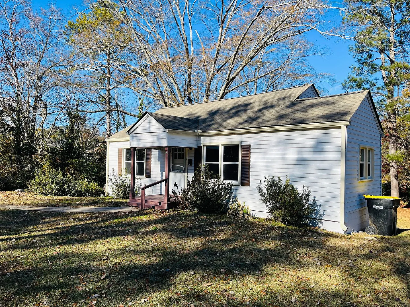 Wow! Renovated 3 bedroom home in Fairburn! Must See! — Photo 2