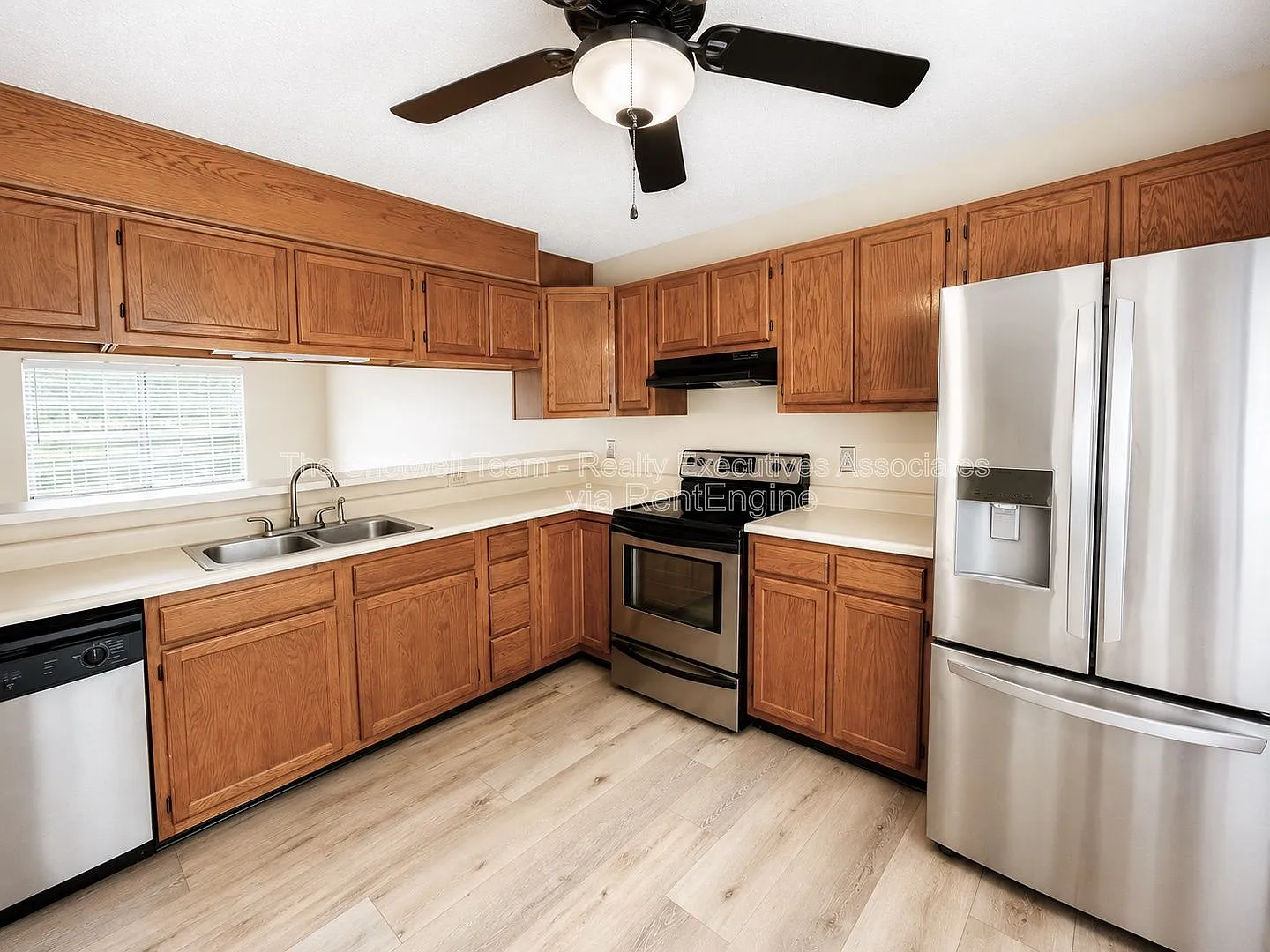 2 bed, 2.5 bath, 1260 sqft, $1,695 — Photo 2