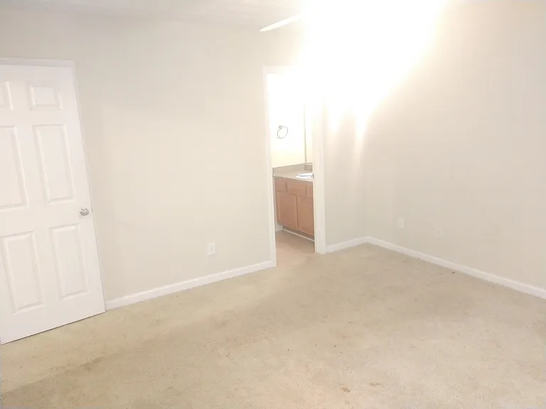 225 Apple Valley Rd — Photo 14