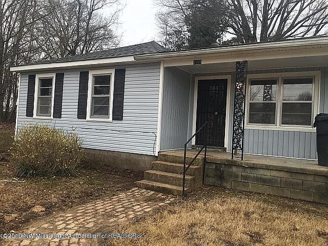 2nd image of 2701 Railroad Ave