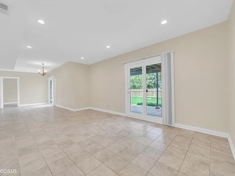 1906 Armwood Ln — Photo 40