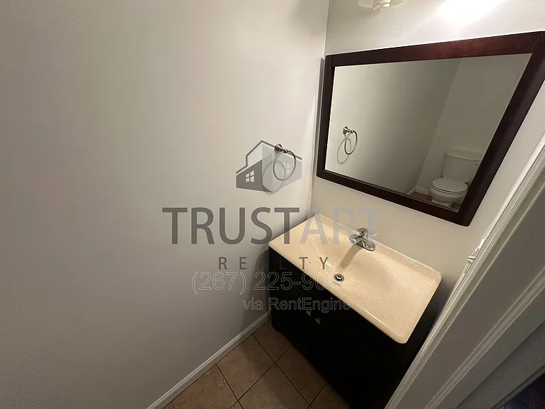 1816 N Front St #1-B — Photo 11