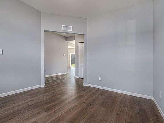 3rd image of 5423 Brinson Ln