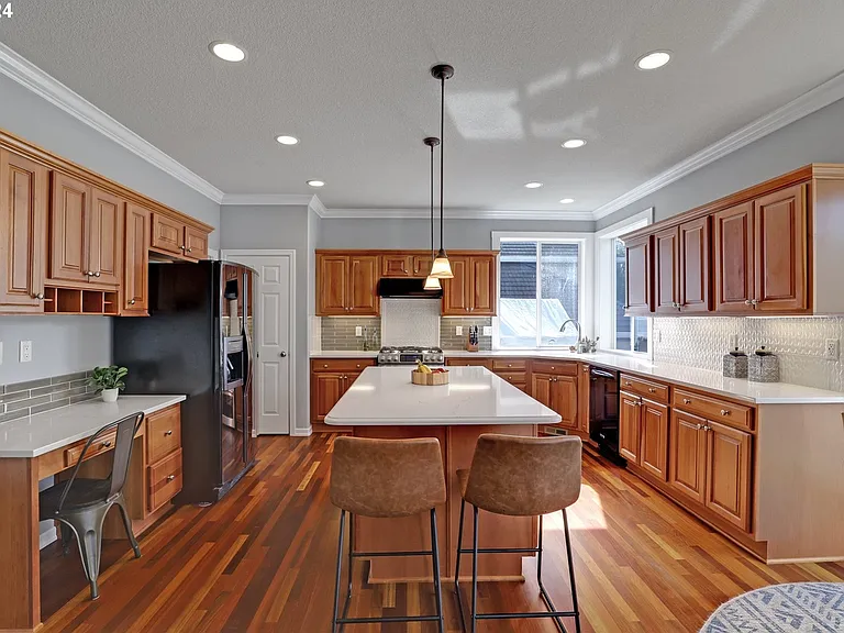 11868 NW Permian Ct — Photo 10