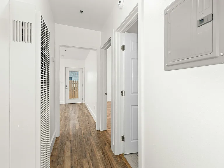 5344 Huntington Dr S #1 — Photo 9