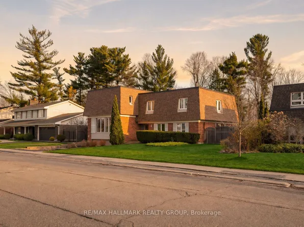 23 Riverbrook Rd, Ottawa, ON K2H 7W7