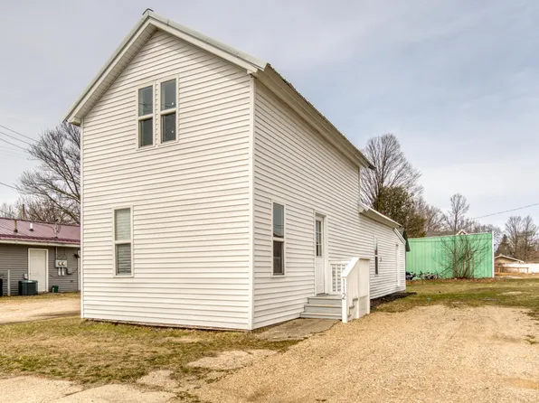 112 W 6th St, Evart, MI 49631