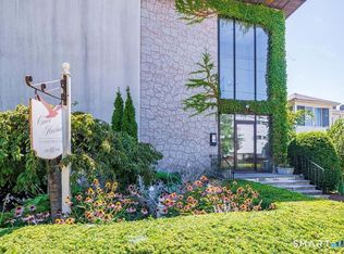 697 Cove Rd APT 1B, Stamford, CT 06902