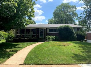 1400 Fox Creek Dr, Saint Louis, MO