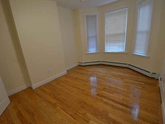 4th image of 35 Brookline St #19