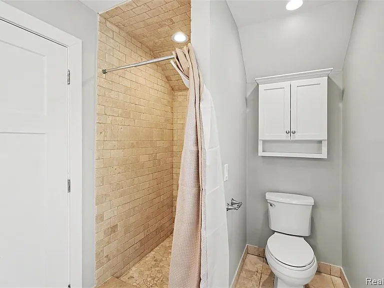 10280 Lakeside Dr — Photo 20