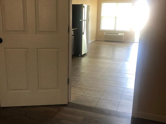3rd image of 1606 Chris Dr #1