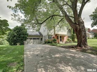 75 Woodlawn Rd, Quincy, IL 62301