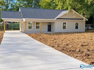 806 Nelson Rd, Albertville, AL 35950