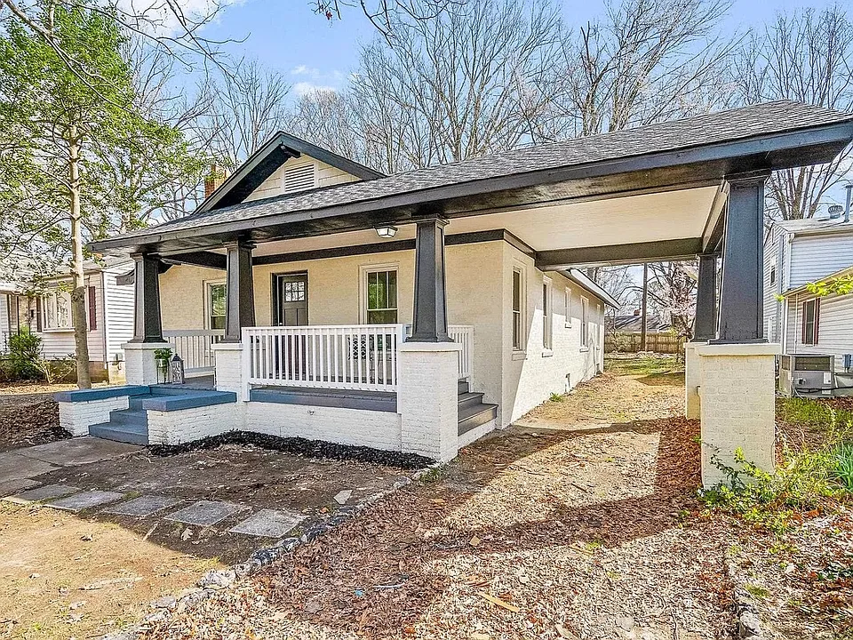 1033 S Josephine Boyd St