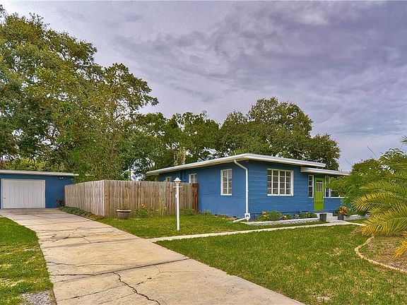 3rd image of 854 36th Ave S