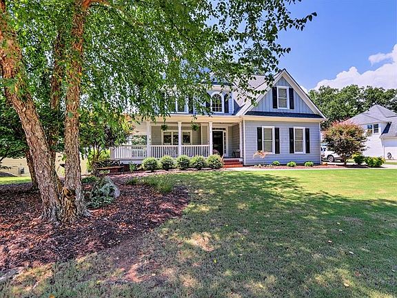 2nd image of 2505 Retreat Dr