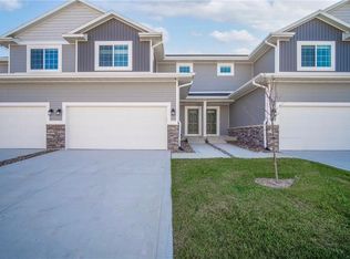 9614 Turnpoint Dr, West Des Moines, IA 50266