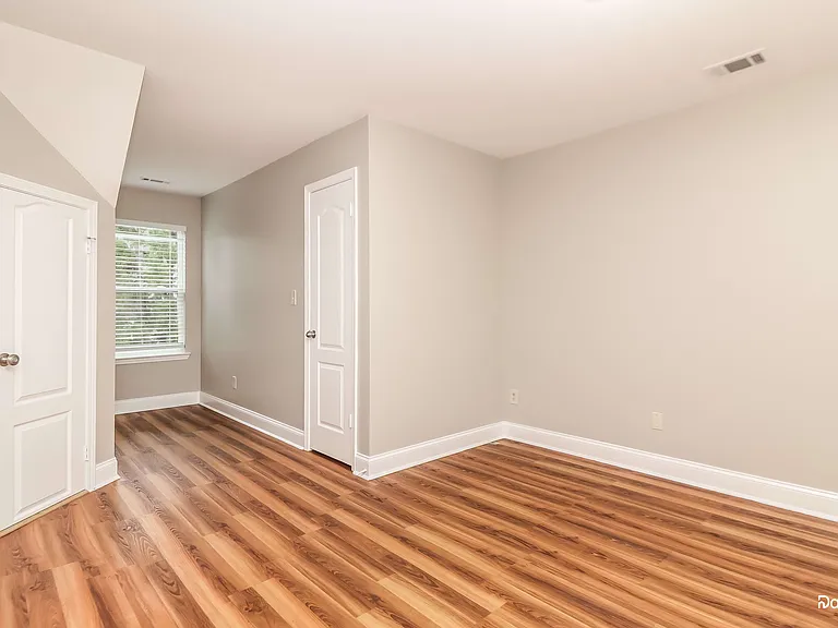 14 Greenfield Dr — Photo 5