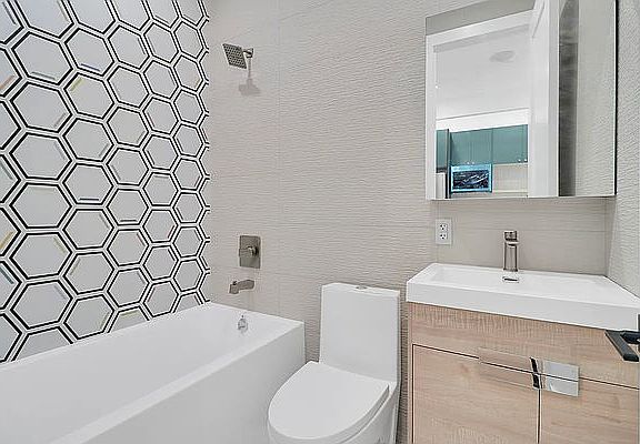 5th image of 1027 Putnam Ave #4C
