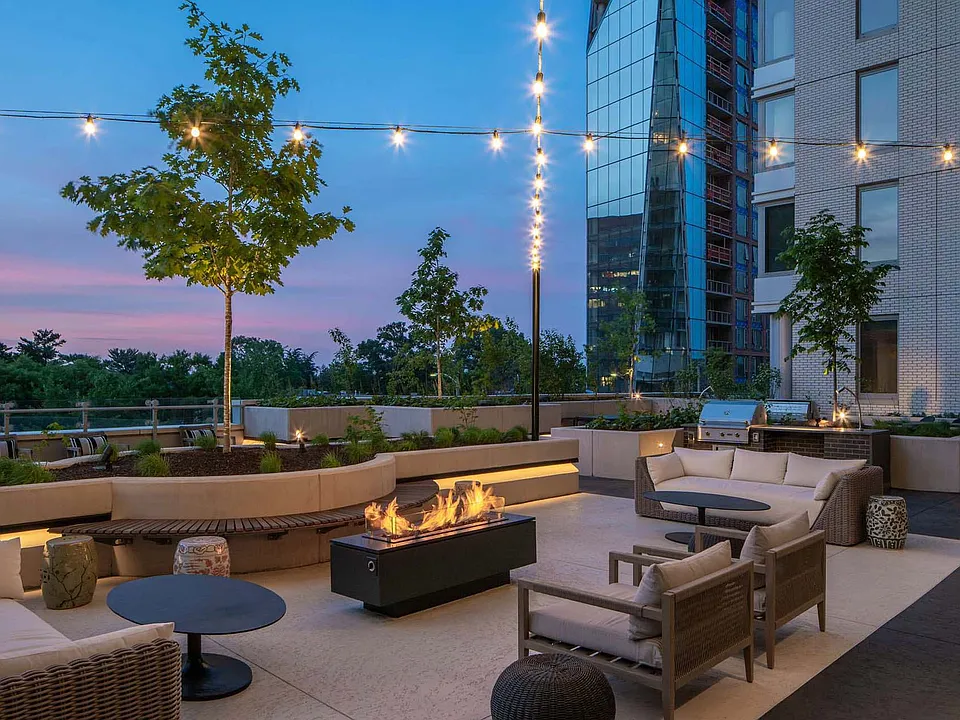 A welcoming outdoor space designed for relaxing evenings and gathering with neighbors.