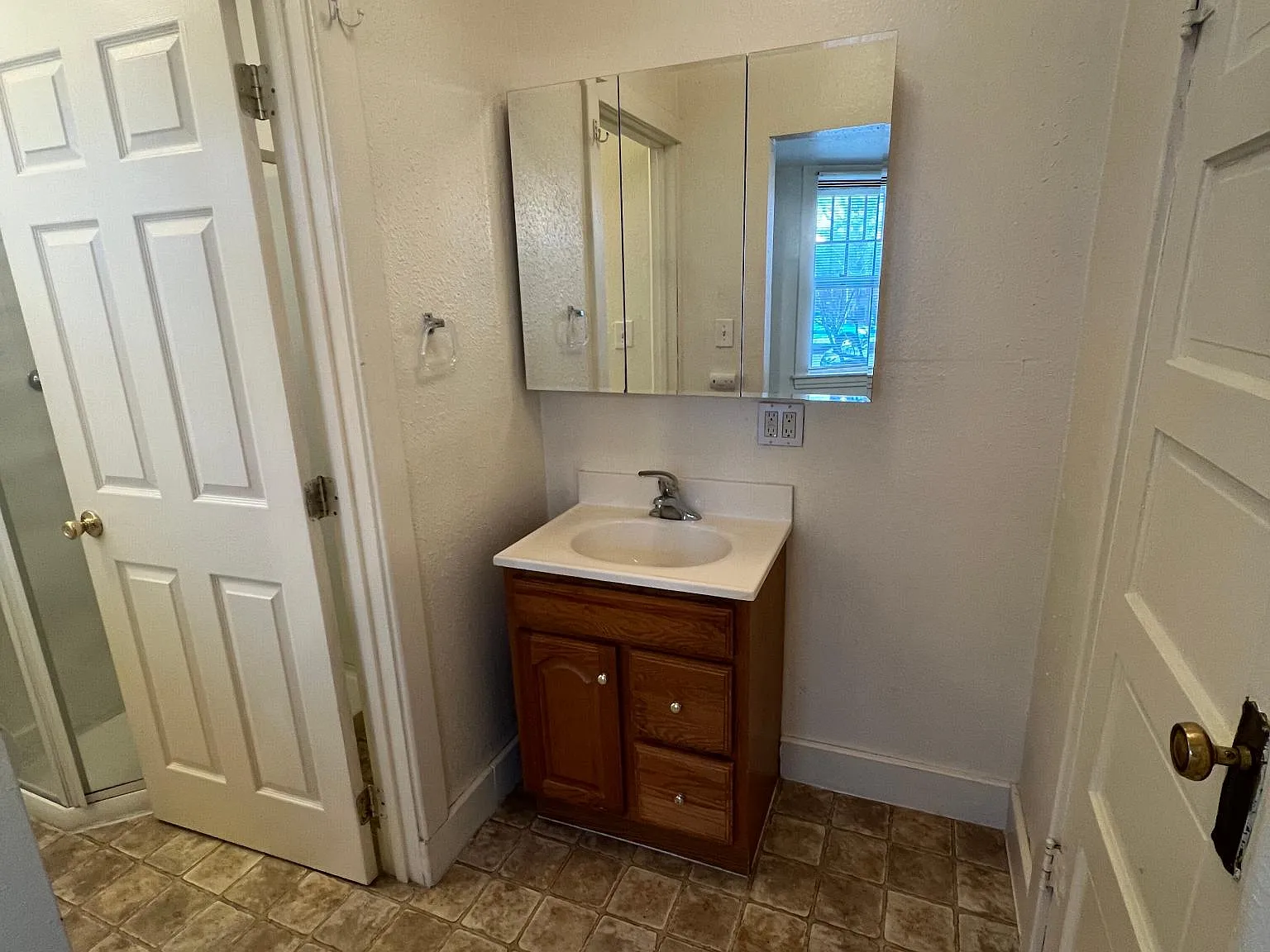 Studio, 400 sqft, $950 — Photo 4