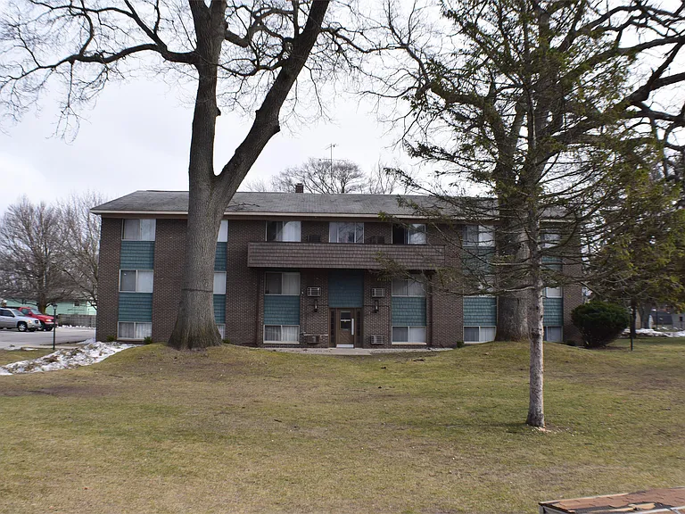 2243 E Apple Ave — Photo 6