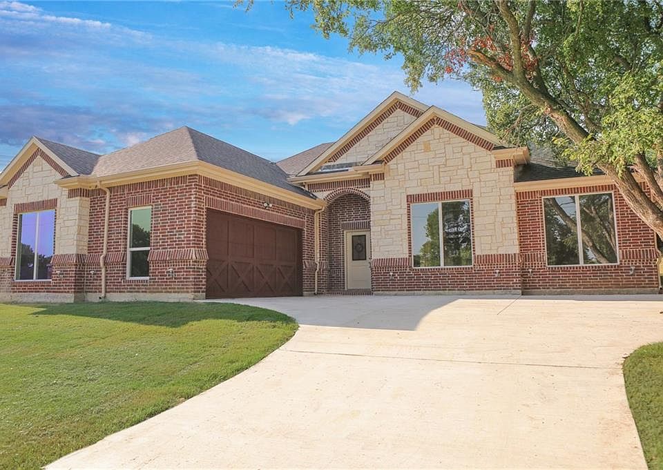 1st image of 10558 Rolling Hills Dr