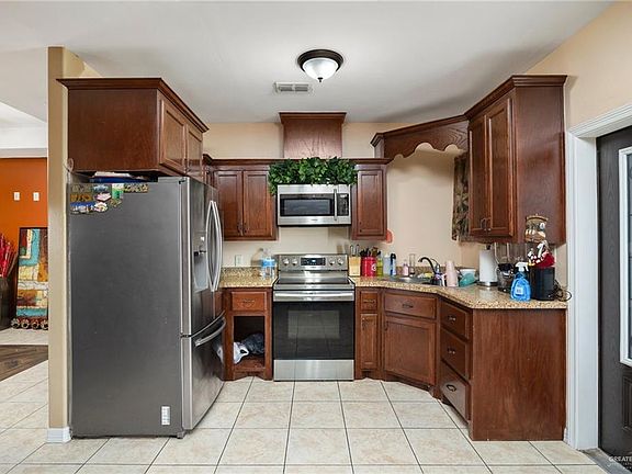 4th image of 3316 Marla Dr S