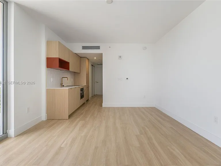 90 NE 32nd St #815 — Photo 2