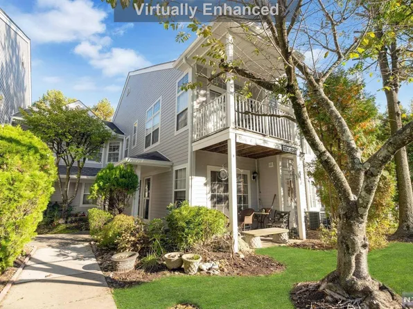 1047 Cambridge Ct #1047, Mahwah, NJ 07430