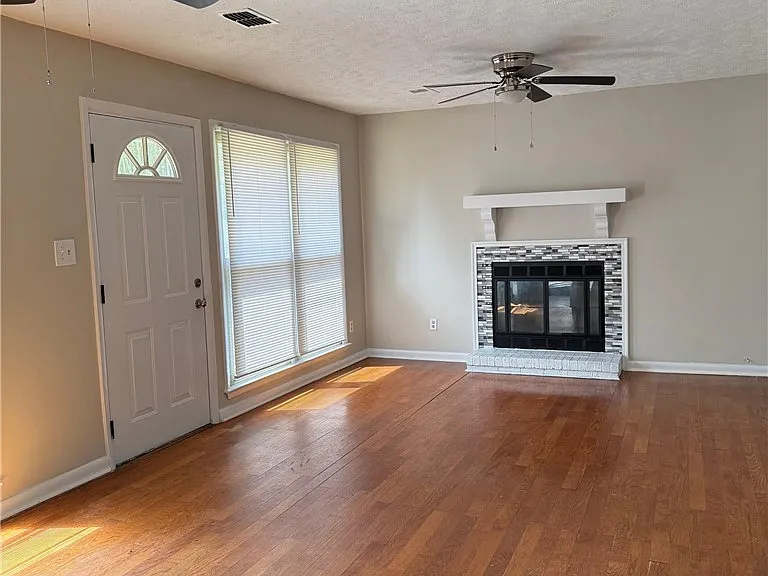 7069 Candlewood Dr — Photo 2