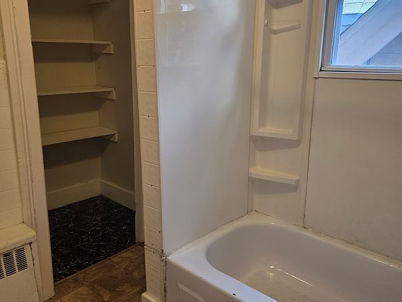 3rd image of 62 Watervliet Ave #2