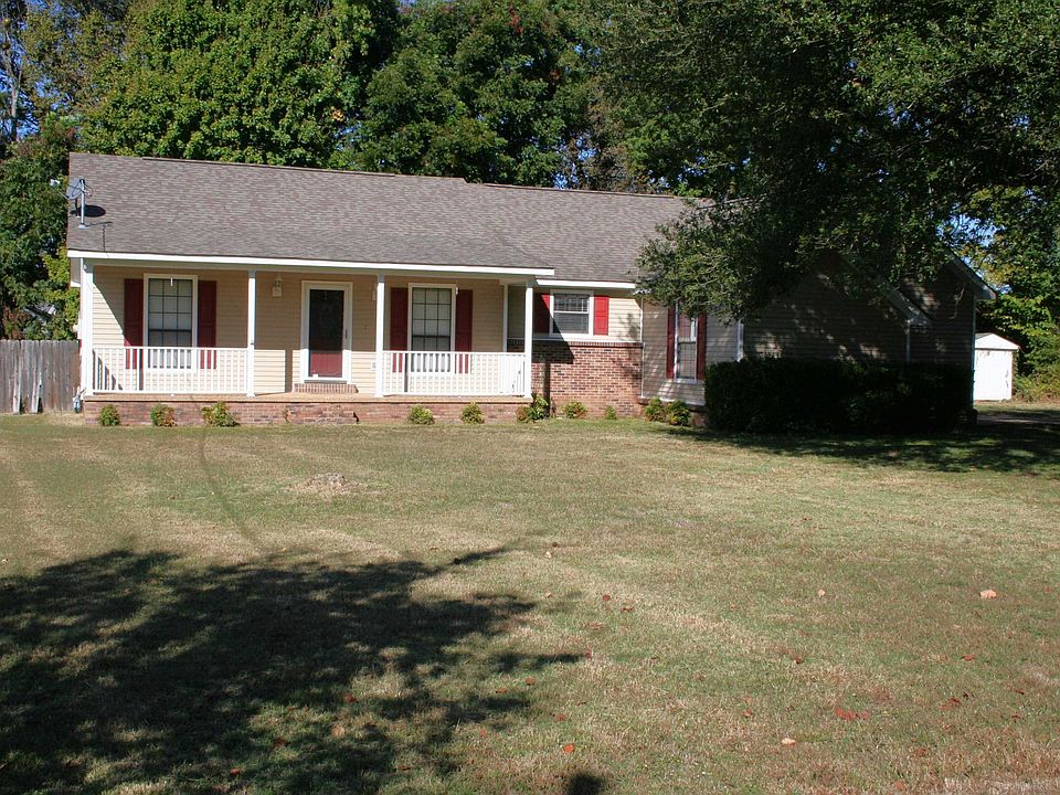 1st image of 383 Walnut Dr