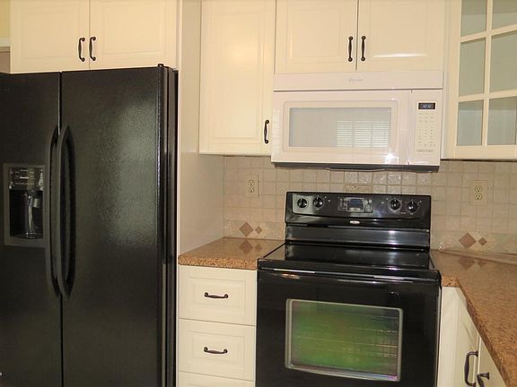 4th image of 734C Chatham Ln #C