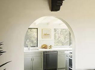 11764 Laurelcrest Dr, Studio City, CA 91604