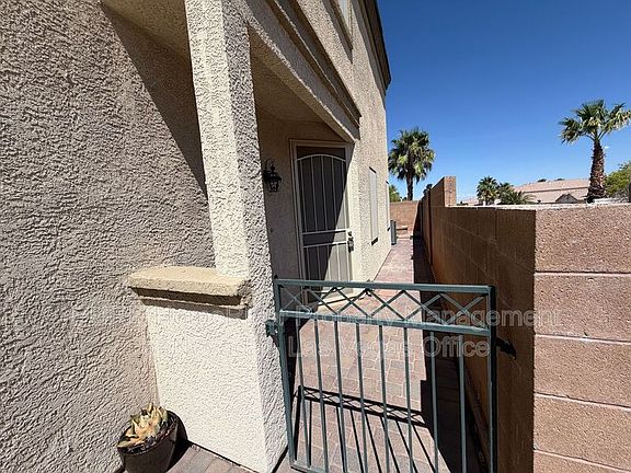 5th image of 8304 Strawberry Spring St