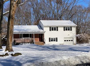 18 Midrocks Dr, Norwalk, CT 06851