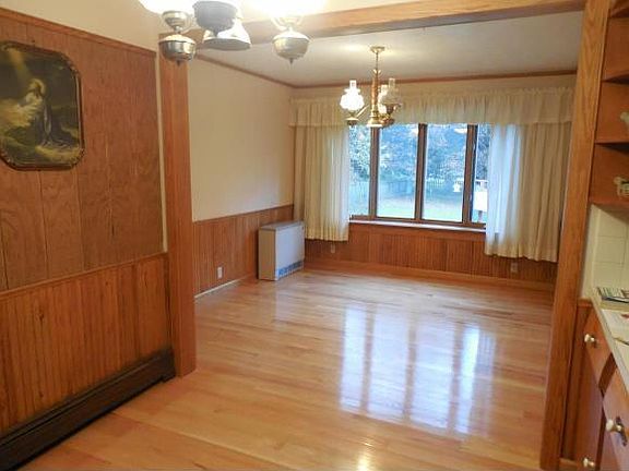 2nd image of 15 John St