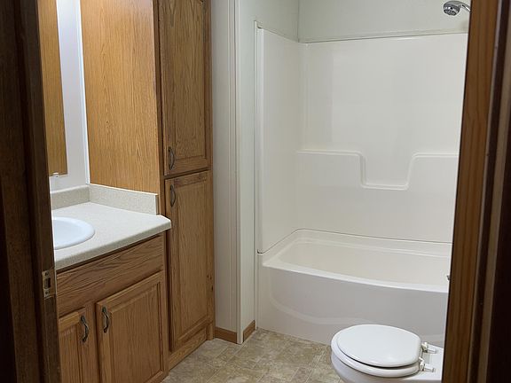3rd image of 130 17th St NE