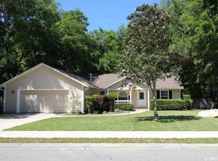 5734 SW 86th Dr, Gainesville, FL 32608